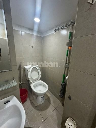 Cho thuê căn hộ tập thể tầng 3 Vilacera, ngõ 12 thạch bàn . Giá 3,5tr