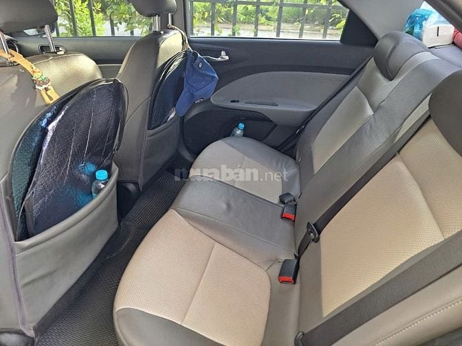 Chính chủ bán xe KIA Soluto AT - Deluxe