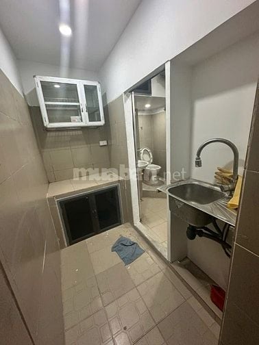 Cho thuê căn hộ tập thể tầng 3 Vilacera, ngõ 12 thạch bàn . Giá 3,5tr