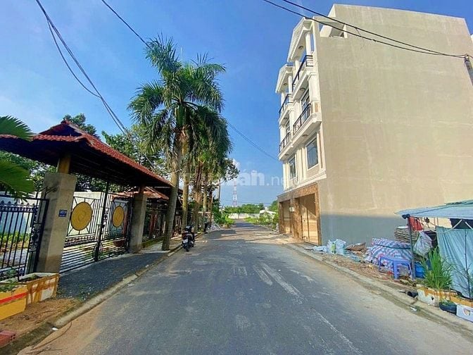 CHỦ NGỘP BÁN GẤP NHÀ MỚI XÂY CÁCH SÔNG SG 200M, SỔ RIÊNG ĐƯỜNG 12M 