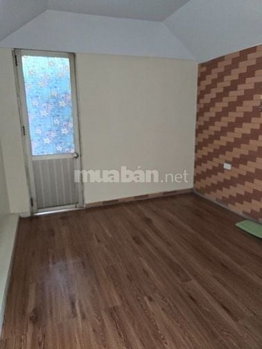 Nhà 4,5 tầng ngõ oto 167 Hào Nam, oto vào nhà, 4 ngủ, sát ga Cát Linh