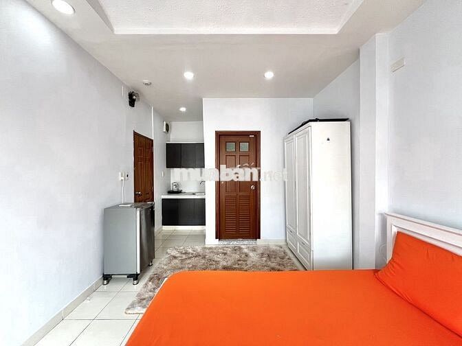 CĂN HỘ CỬA SỔ TRỜI FULL NỘI THẤT NGAY NGÃ BẢY LÝ THÁI TỔ - TỰ DO