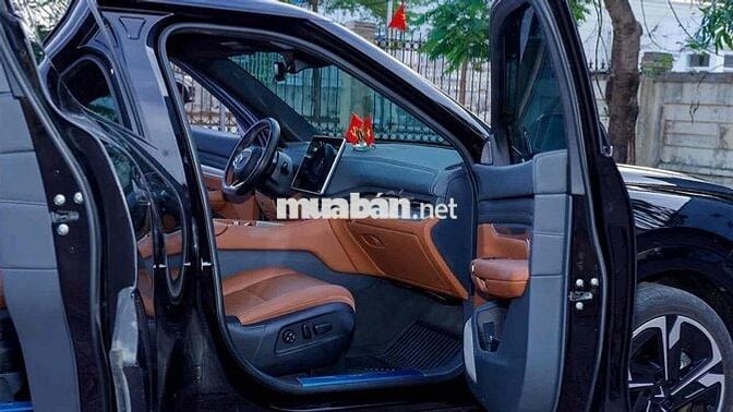 Can ban VinFast VF9 2024 Plus - tran kinh- mua pin