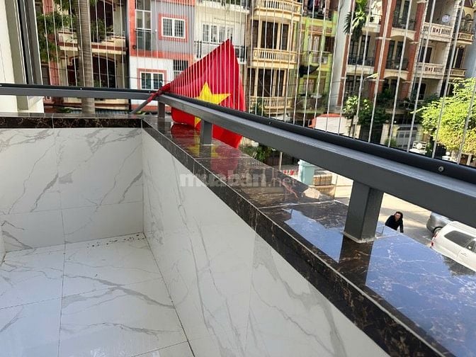 Tầm tiền hơn 9 tỷ cần bán căn hộ 120m2 trung tâm Q Cầu Giấy