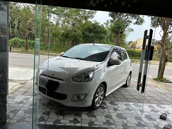 Mitsubishi Mirage Trắng Tự động
