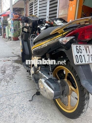 Yamaha Nouvo 4 màu Vàng đen