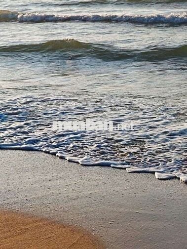 Em có lô đất sát bên khu du lịch, nằm 1/ đường Hùng Vương sổ sẵn.