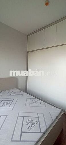 căn hộ 3 phòng có sẵn nội thất cho thuê 8tr, gần AEON