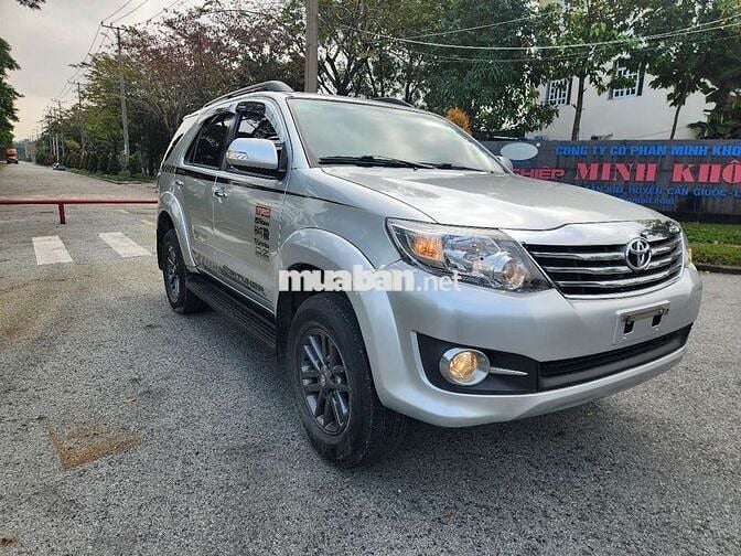 Toyota Fortuner 2015 2.7V Bạc