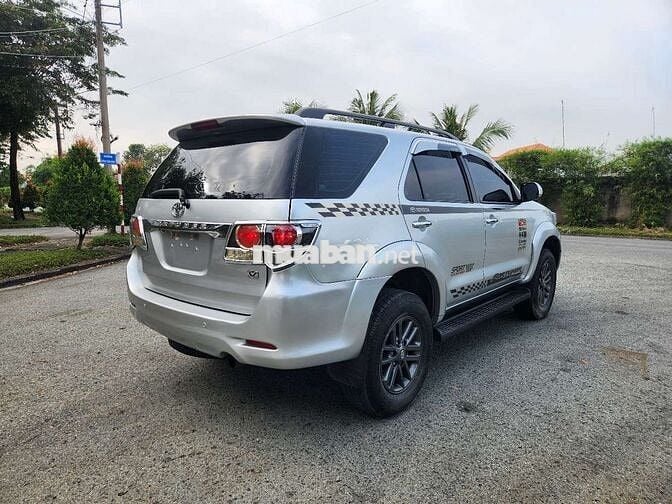 Toyota Fortuner 2015 2.7V Bạc