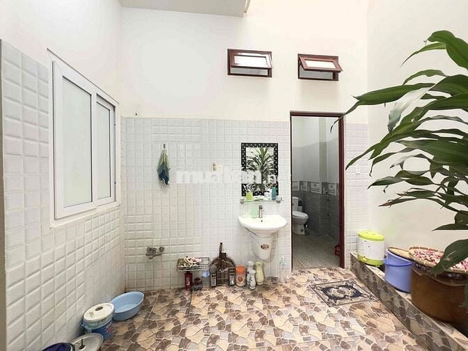 Nhà cho thuê: Mặt tiền đường đồng khởi tân lợi