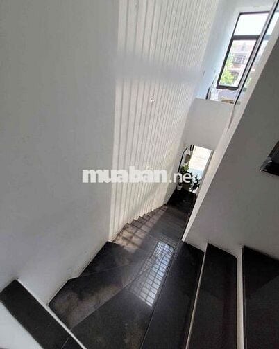 Nhà 3 tầng mặt tiền Ngô Quyền, diện tích đất 125m2 ( 5 x 25 vuông vức)