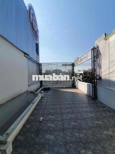 Nhà 3 tầng mặt tiền Ngô Quyền, diện tích đất 125m2 ( 5 x 25 vuông vức)