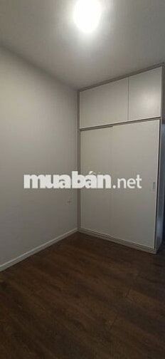 căn hộ 3 phòng có sẵn nội thất cho thuê 8tr, gần AEON