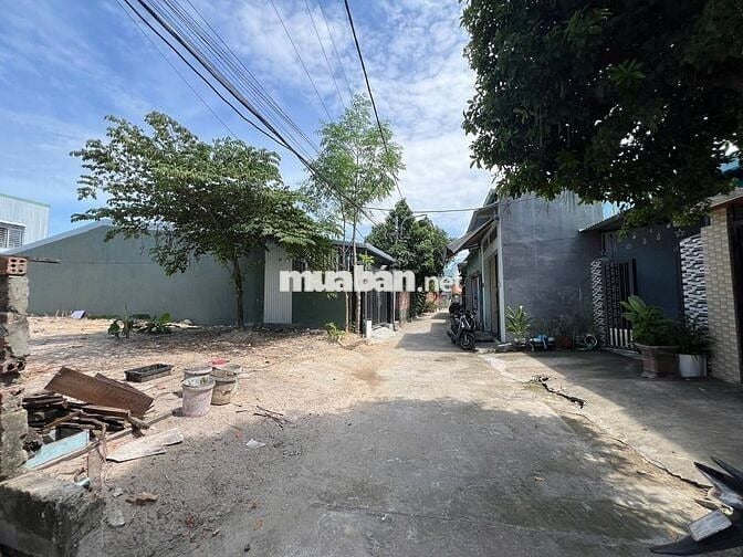 Cần bán đất kiệt trước nhà 5m đường Trần Đình Tri - Gần biển