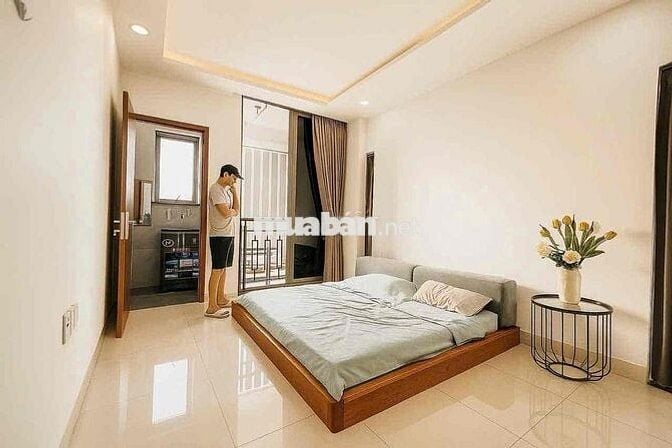 Căn Hộ 2PN 80m2 Ban Công Lớn Full NT ngay Hoàng Văn Thụ, gần Sân Bay