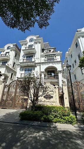 Siêu Biệt Thự 270M2 x 15M Mặt Tiền Phố Hàm Nghi + Nguyễn Hoàng - GẤP.