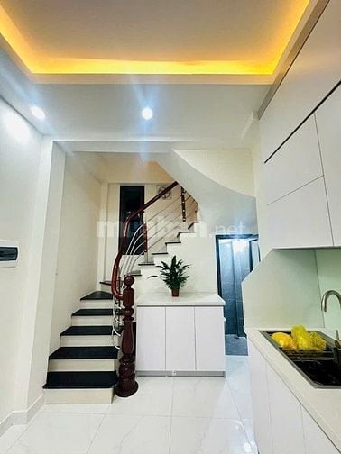 Bán nhà gấp phố Tây Sơn ô tô 2 thoáng, Dt 25m2, 5t, mới đẹp ở ngay.