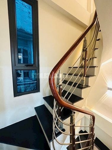 Bán nhà gấp phố Tây Sơn ô tô 2 thoáng, Dt 25m2, 5t, mới đẹp ở ngay.