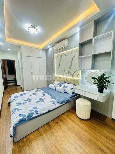 Bán nhà gấp phố Tây Sơn ô tô 2 thoáng, Dt 25m2, 5t, mới đẹp ở ngay.