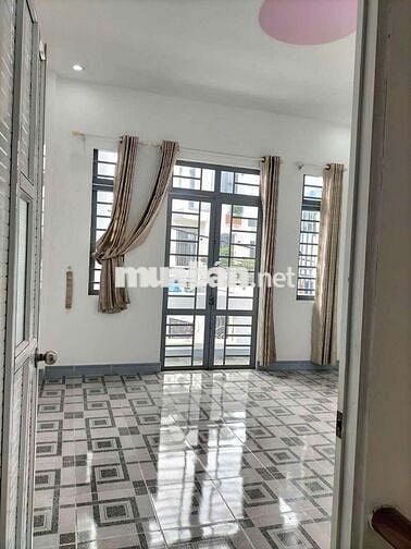 Tôi cần bán nhà Lầu Trệt gần ngã tư Chiêu liêu Dĩ An