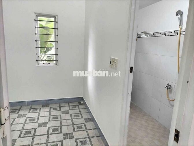 Tôi cần bán nhà Lầu Trệt gần ngã tư Chiêu liêu Dĩ An