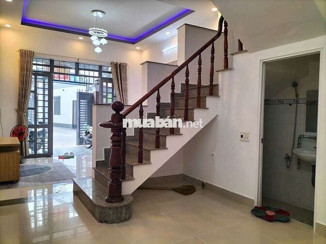 Tôi cần bán nhà Lầu Trệt gần ngã tư Chiêu liêu Dĩ An