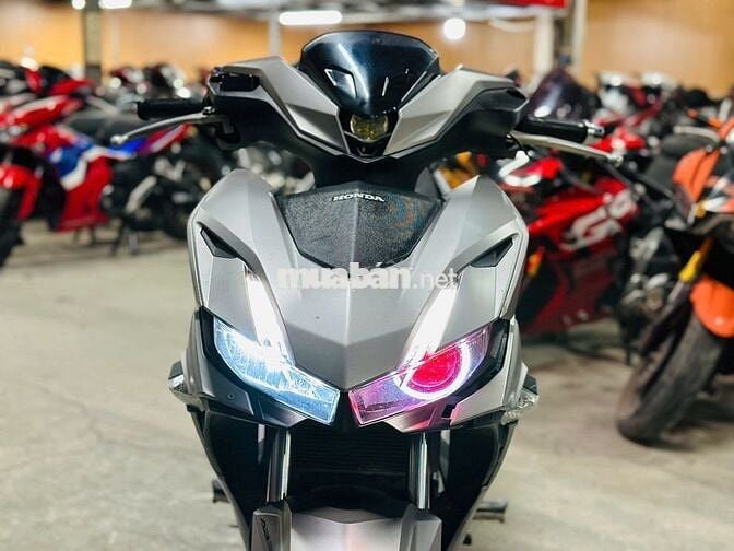 XE MÁYTHANH TÙNG_WINNER V3 ABS XÁM BẠC ĐỘ MẮT CÚ