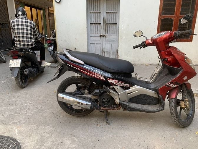 Cần bán xe Yamaha Nouvo màu đỏ đun, đăng ký xe đầy đủ