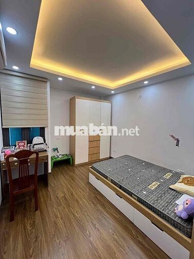 Bán nhà Đại Mỗ, 42m 5 Tầng, Ngõ Thông, Ô tô lùi gần, tặng full đồ