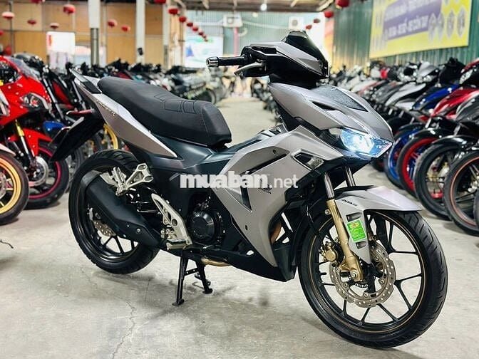 XE MÁYTHANH TÙNG_WINNER V3 ABS XÁM BẠC ĐỘ MẮT CÚ