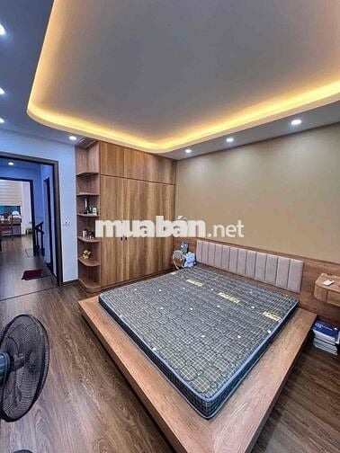 Bán nhà Đại Mỗ, 42m 5 Tầng, Ngõ Thông, Ô tô lùi gần, tặng full đồ