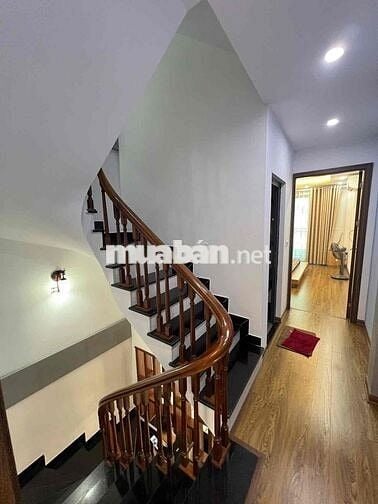 Bán nhà Đại Mỗ, 42m 5 Tầng, Ngõ Thông, Ô tô lùi gần, tặng full đồ