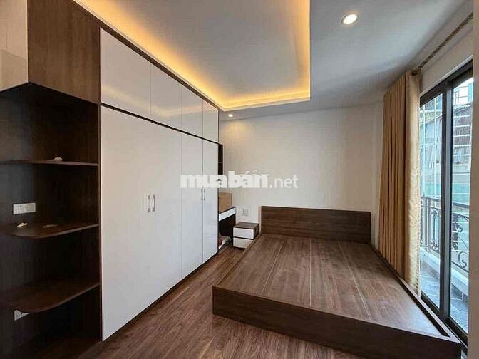 7.35 Tỷ - 35m2 x 5 tầng mặt tiền 4.5 mét - Tân Mai ô tô đỗ cổng