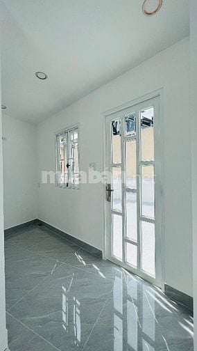 Bán nhà sát MT hẻm 160 Nguyễn Duy Dương, P.3, Quận 10
