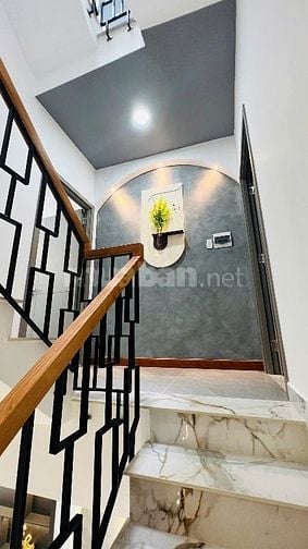 Bán nhà sát MT hẻm 160 Nguyễn Duy Dương, P.3, Quận 10