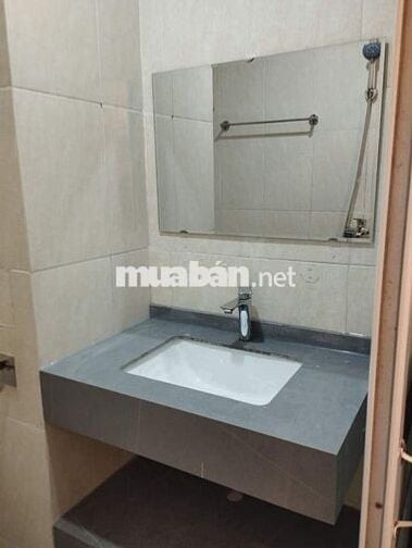 Cho thuê nhà căn góc, Trích Sài, Vỉa hè, Thang máy; 100m2* 4T- 54 Tr