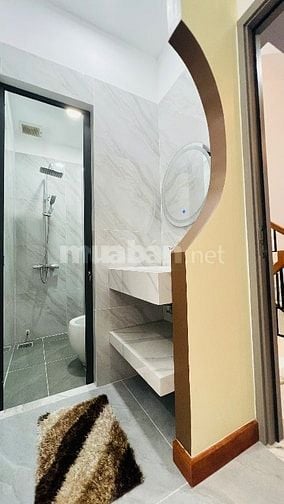 Bán nhà sát MT hẻm 160 Nguyễn Duy Dương, P.3, Quận 10