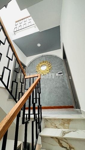 Bán nhà sát MT hẻm 160 Nguyễn Duy Dương, P.3, Quận 10