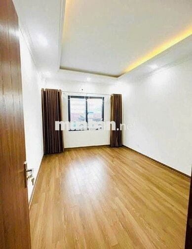 Nhà 40m2 Ngay Cổng Aeon Long Biên – Nông Thoáng – 7.65 tỷ