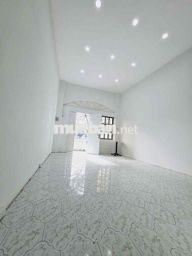 Nhà chung cư mặt tiền lầu 1, cho thuê nguyên căn, LH 9 chủ