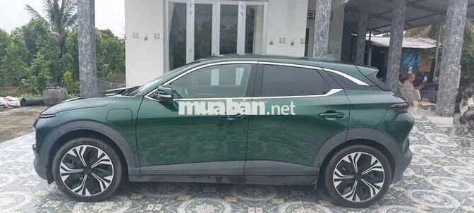 VinFast VF6 Plus Xanh rêu