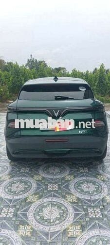 VinFast VF6 Plus Xanh rêu