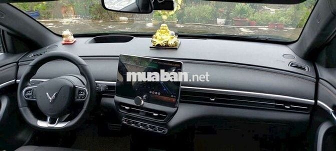 VinFast VF6 Plus Xanh rêu