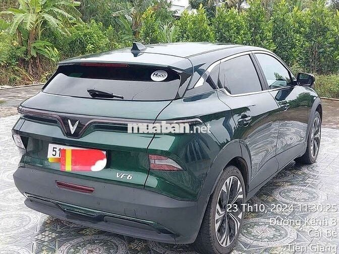 VinFast VF6 Plus Xanh rêu