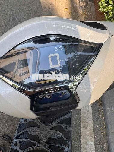 cần tiền bán gấp xe sh 150 ABS