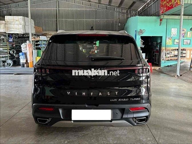 Siêu hiếm LUX SA PREMIUM đi mới 4.000km