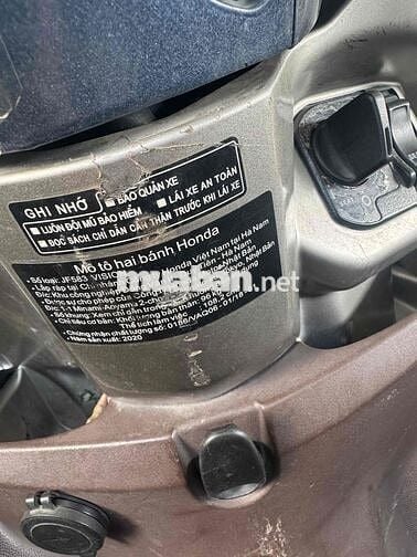 Honda Vision mẫu cũ 2020 khoá Smk