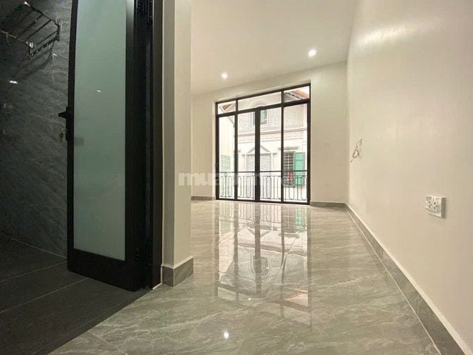 💎 CHO THUÊ NHÀ MỚI ĐẸP PHỐ TỨ LIÊN – ÂU CƠ, THANG MÁY