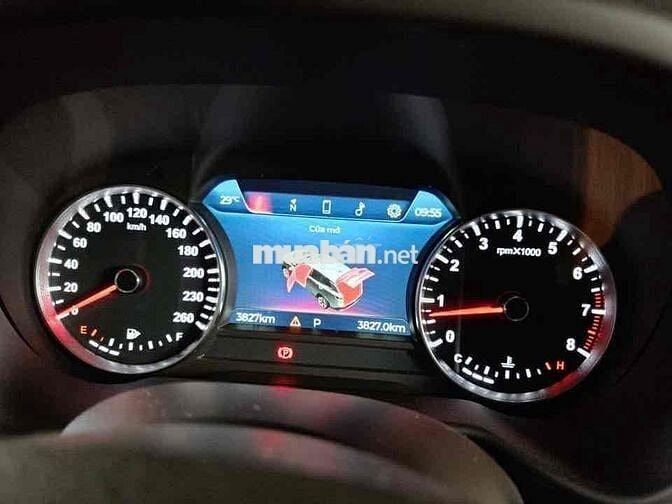 Siêu hiếm LUX SA PREMIUM đi mới 4.000km